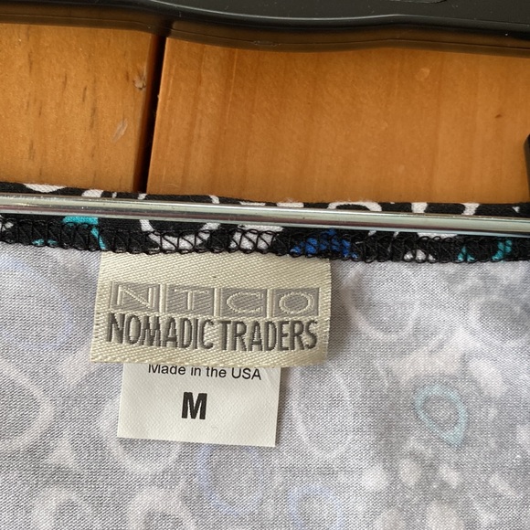 Nomadic Traders tank top, size Medium, like new - Picture 3 of 4